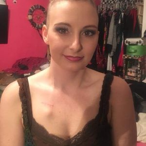 Meet your Posher, Sabrina